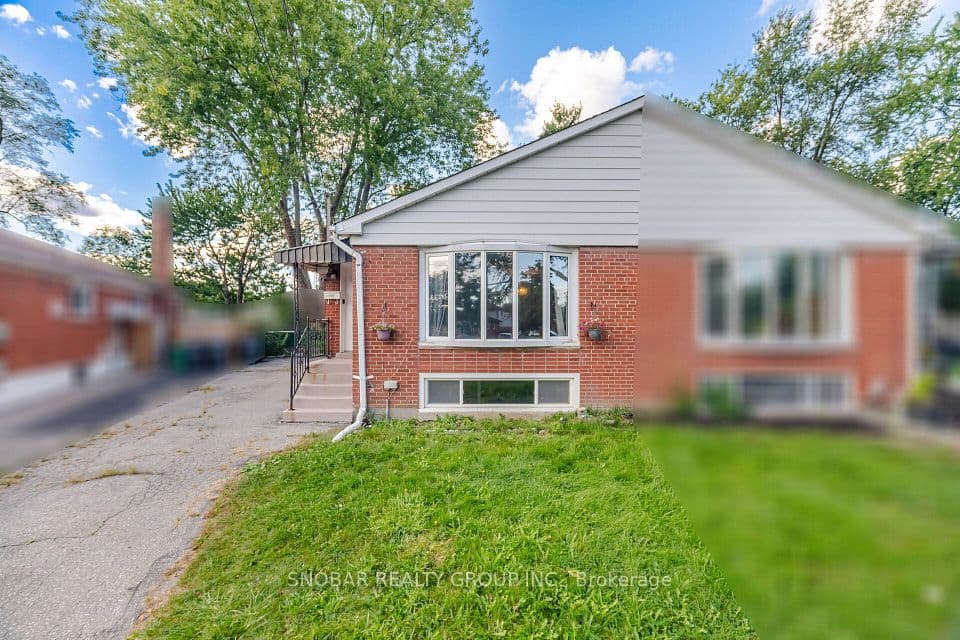 3441 Fellmore Drive, Mississauga, ON L5C 2E1 – main photo