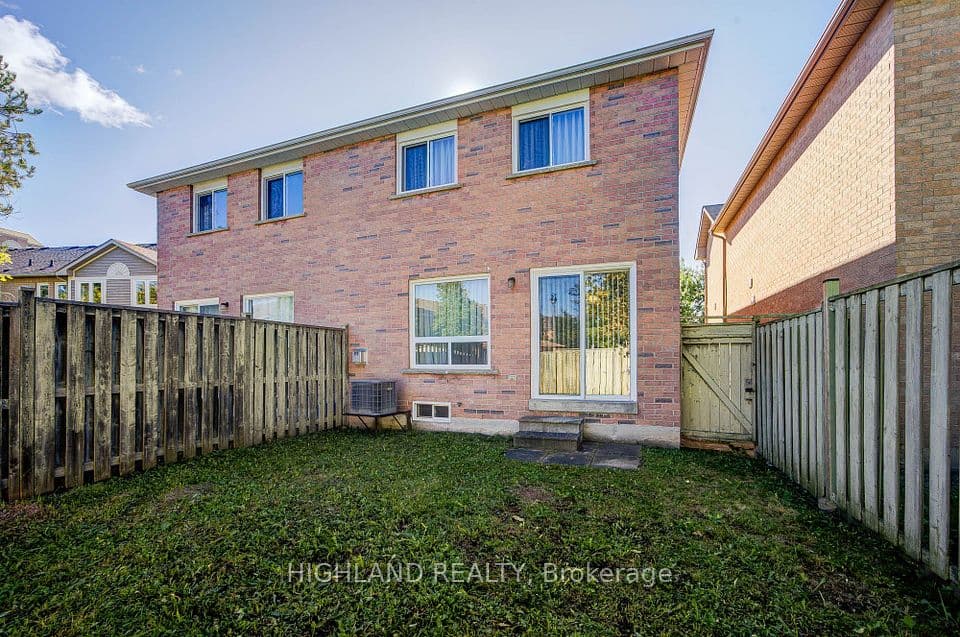 849 Scollard Court, Mississauga, ON L5V 1N1 – photo 3