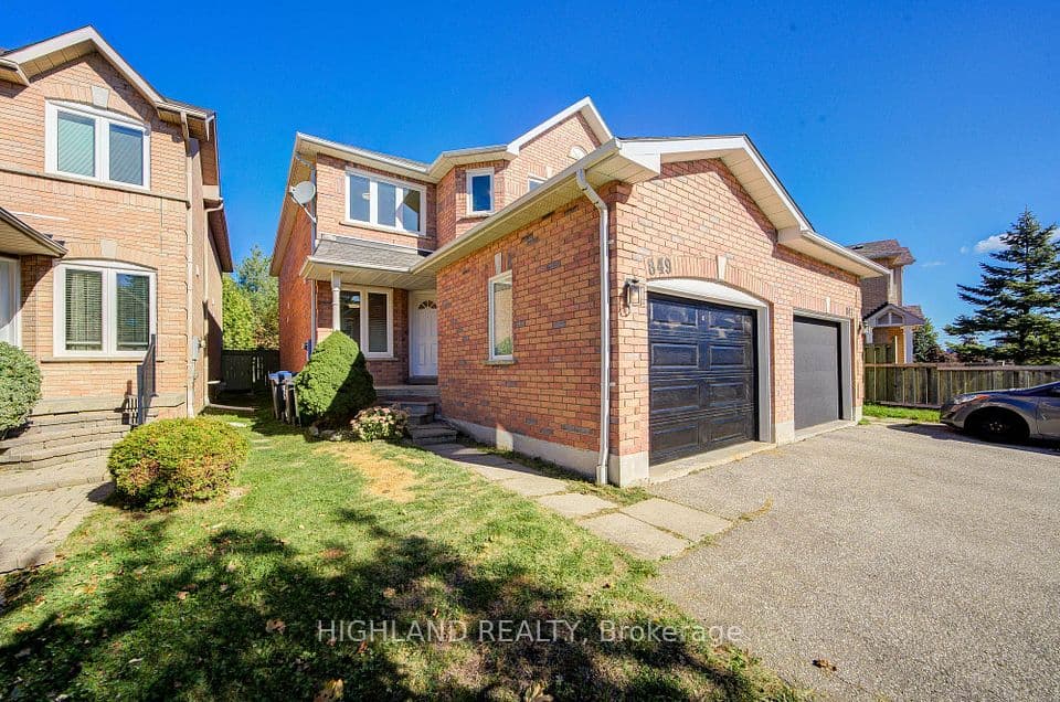 849 Scollard Court, Mississauga, ON L5V 1N1 – photo 2