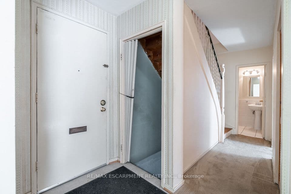 519 Claridge Road 8, Burlington, ON L7N 2S1 – photo 2
