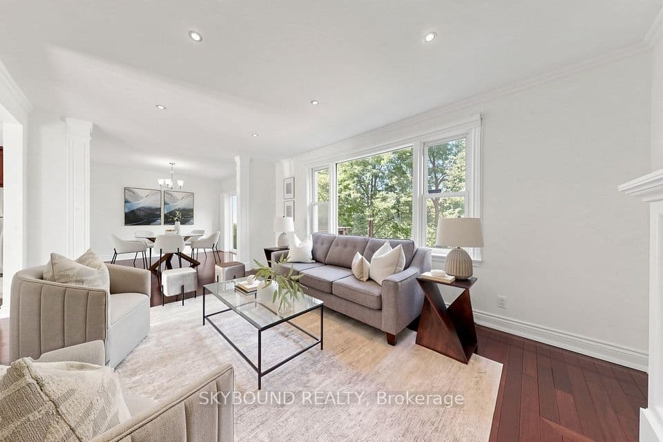 19 Riverview Heights, Toronto, ON M9P 2N3 – main photo