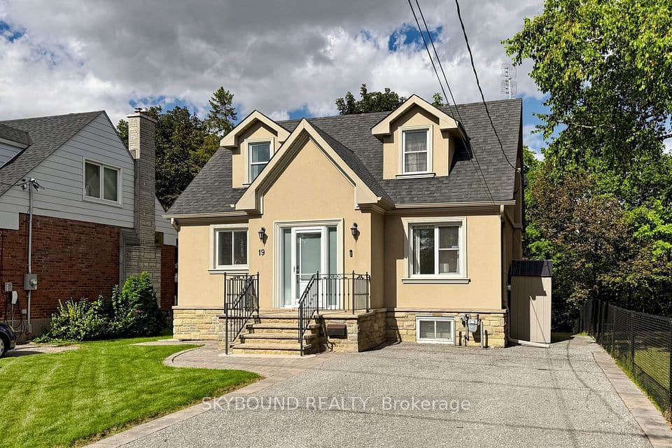 19 Riverview Heights, Toronto, ON M9P 2N3 – photo 2