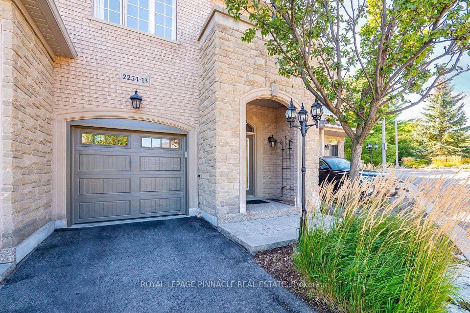 2254 Rockingham Drive 13, Oakville, ON L6H 7H8 – photo 3