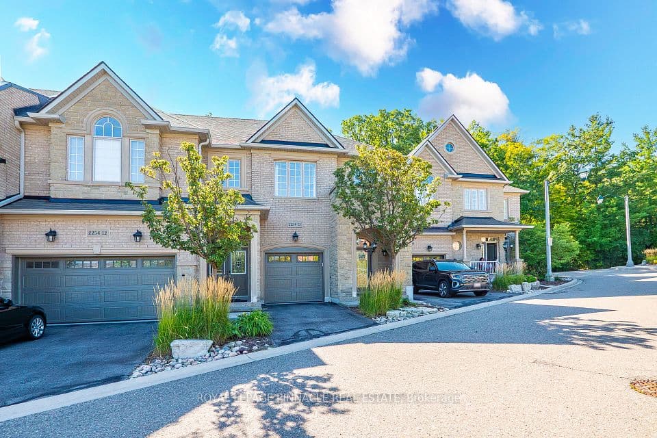 2254 Rockingham Drive 13, Oakville, ON L6H 7H8 – main photo