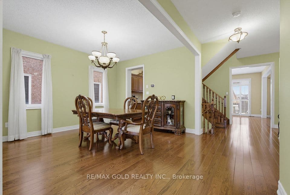 34 Lexington Road, Brampton, ON L6P 2B6 – photo 3