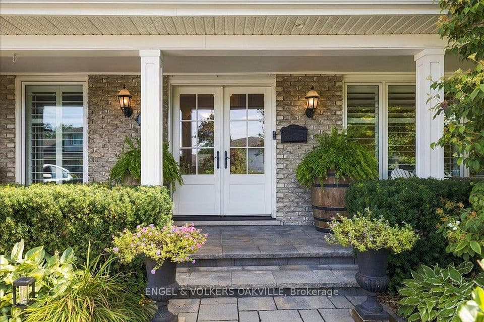 493 Wicklow Road, Burlington, ON L7L 2J1 – photo 3
