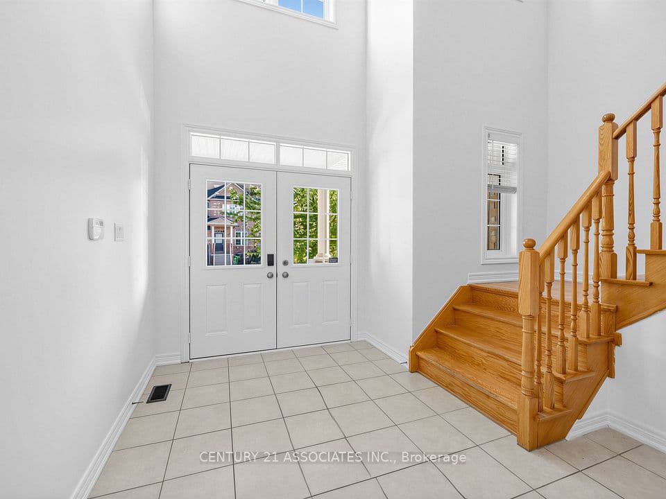 28 Yellow Sorrel Road, Brampton, ON L6R 3V7 – photo 3