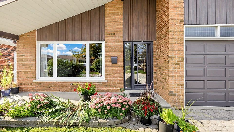 27 Warlingham Court, Toronto, ON M9C 3K2 – photo 2