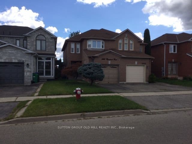 3926 Beechnut Row, Mississauga, ON L5N 6X3 – main photo