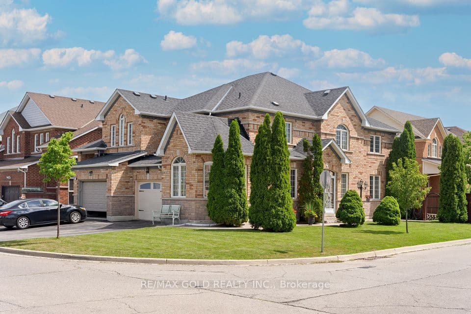 35 Goreridge Crescent, Brampton, ON L6P 1P2 – photo 2