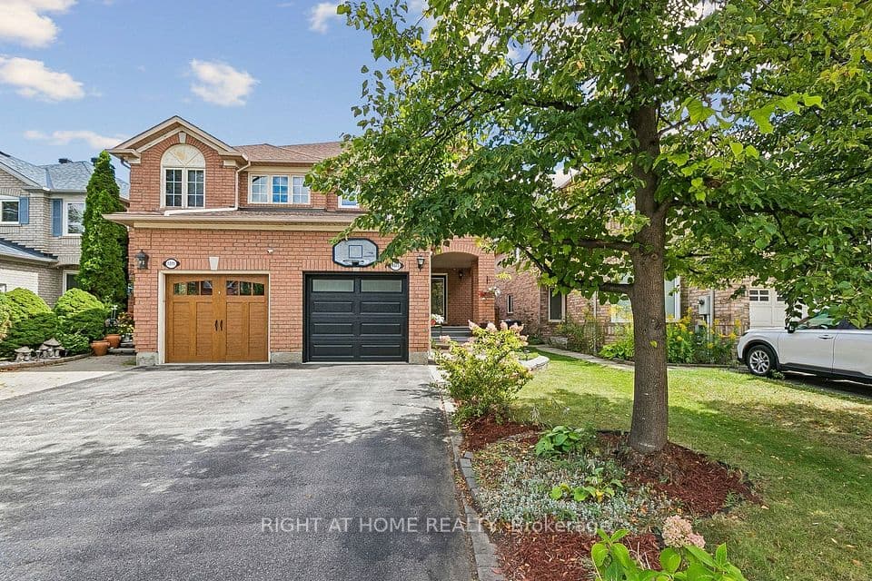 1373 Quest Circle, Mississauga, ON L5N 8B5 – main photo