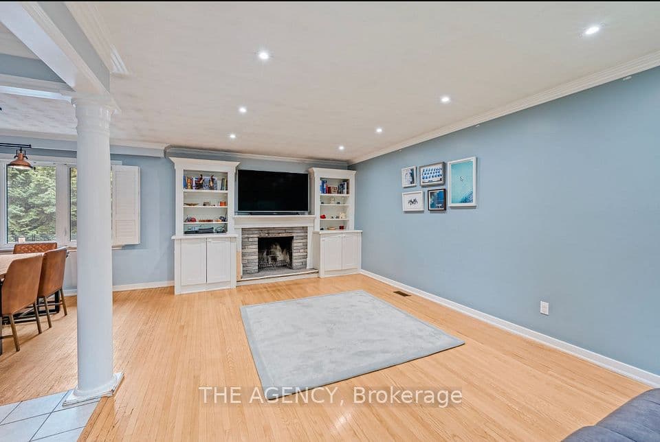 261 Wales Crescent, Oakville, ON L6L 3X8 – photo 3