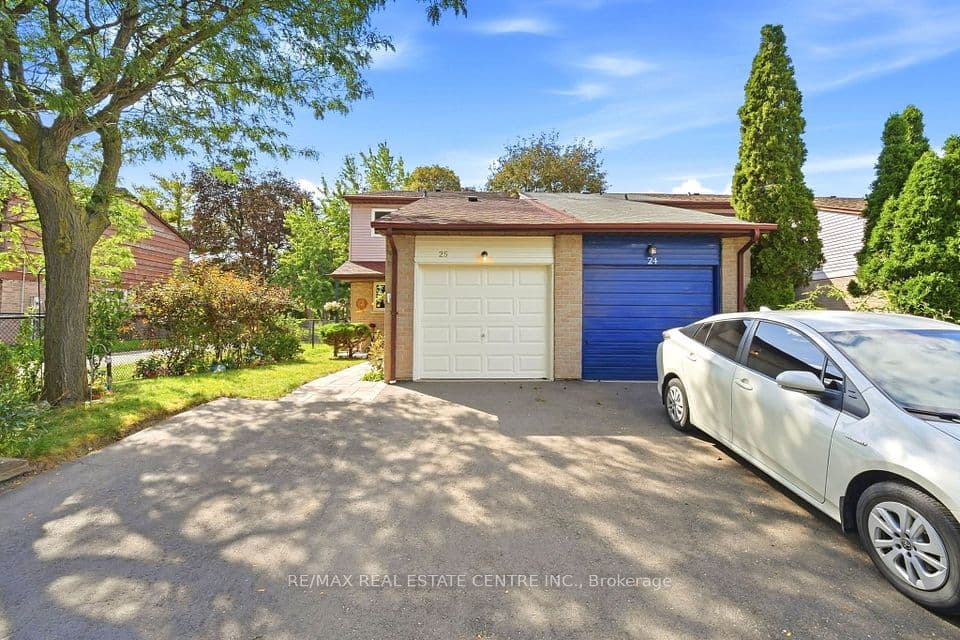 25 Scottsdale Court, Brampton, ON L6W 3R8 – photo 2