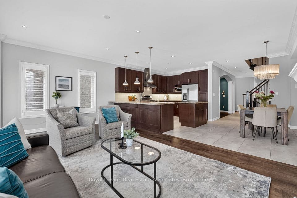 2320 Wuthering Heights Way, Oakville, ON L6M 0E7 – photo 3