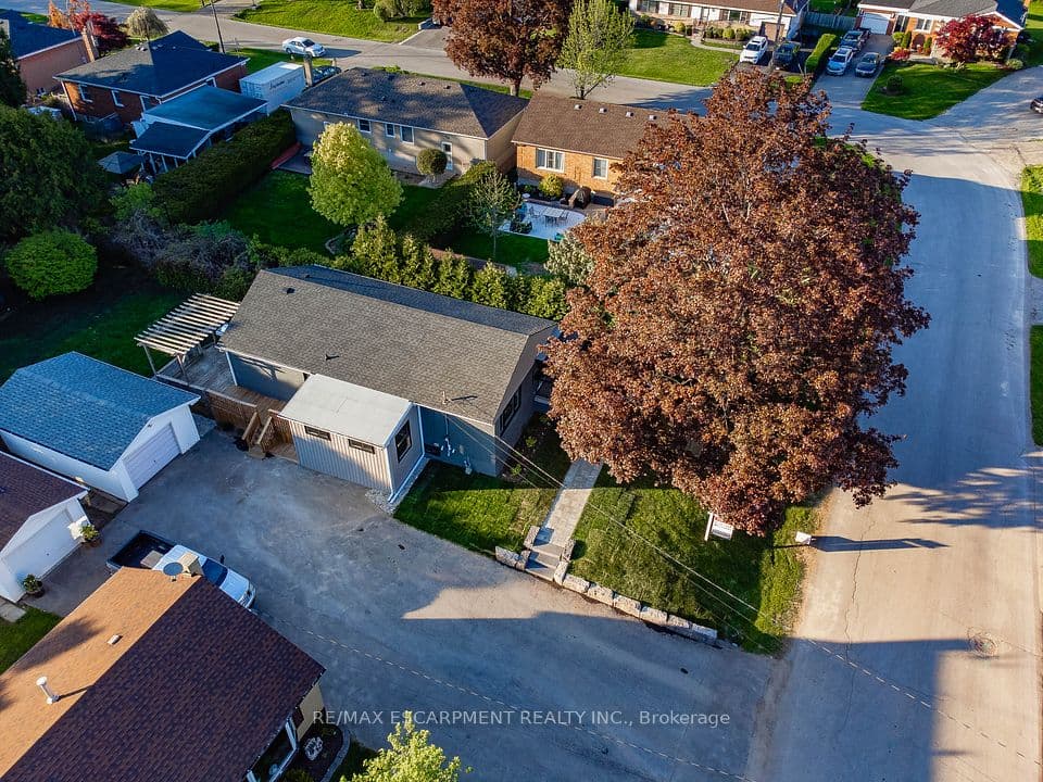 1041 Shepherd's Drive, Burlington, ON L7T 3R4 – photo 3