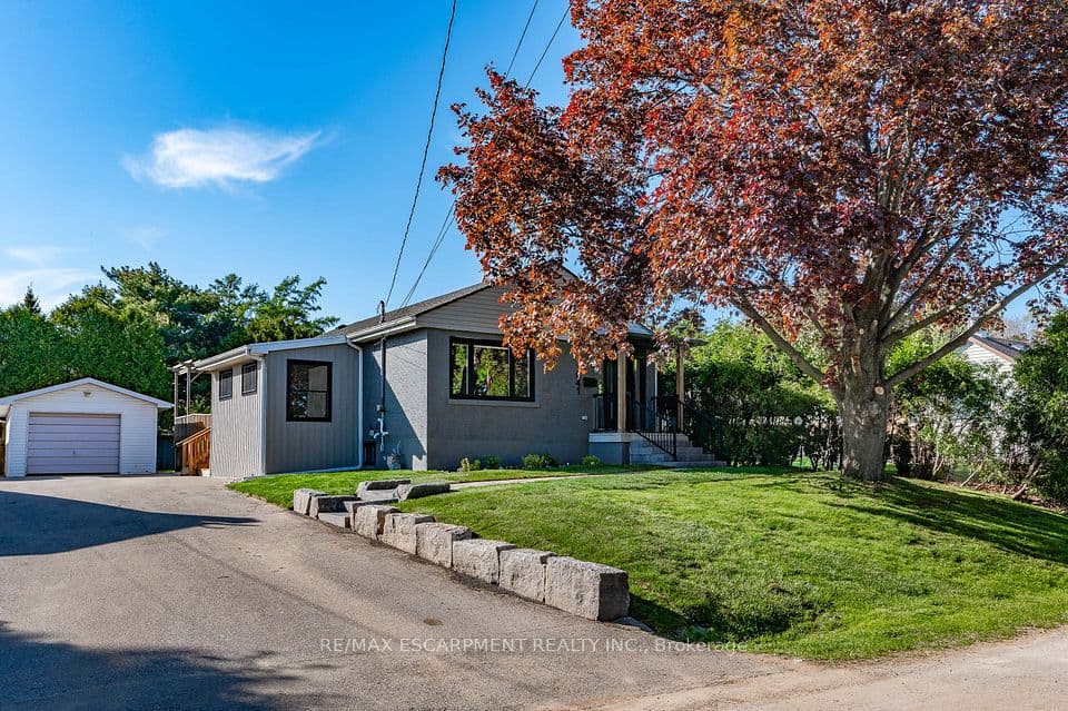 1041 Shepherd's Drive, Burlington, ON L7T 3R4 – photo 2