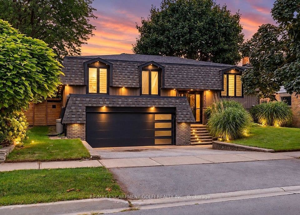 4236 Longmoor Drive, Burlington, ON L7L 4Z9 – main photo
