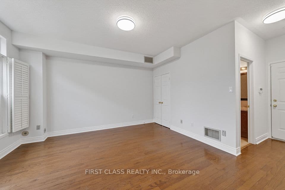3076 Lake Shore Boulevard W Th10, Toronto, ON M8V 1K3 – photo 3