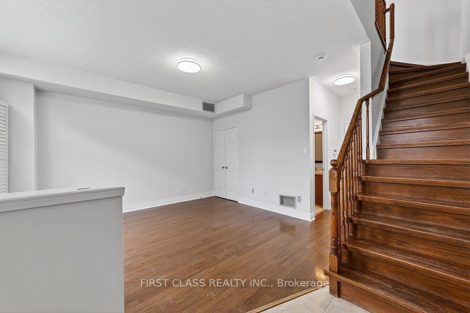 3076 Lake Shore Boulevard W Th10, Toronto, ON M8V 1K3 – photo 2
