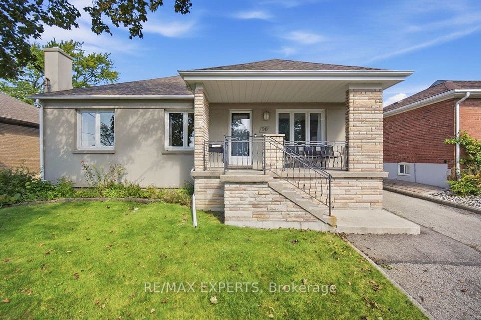90 Heathrow Drive, Toronto, ON M3M 1X3 – main photo