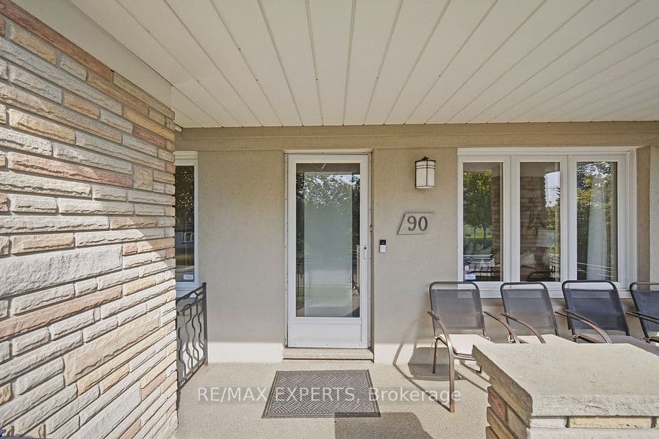 90 Heathrow Drive, Toronto, ON M3M 1X3 – photo 3