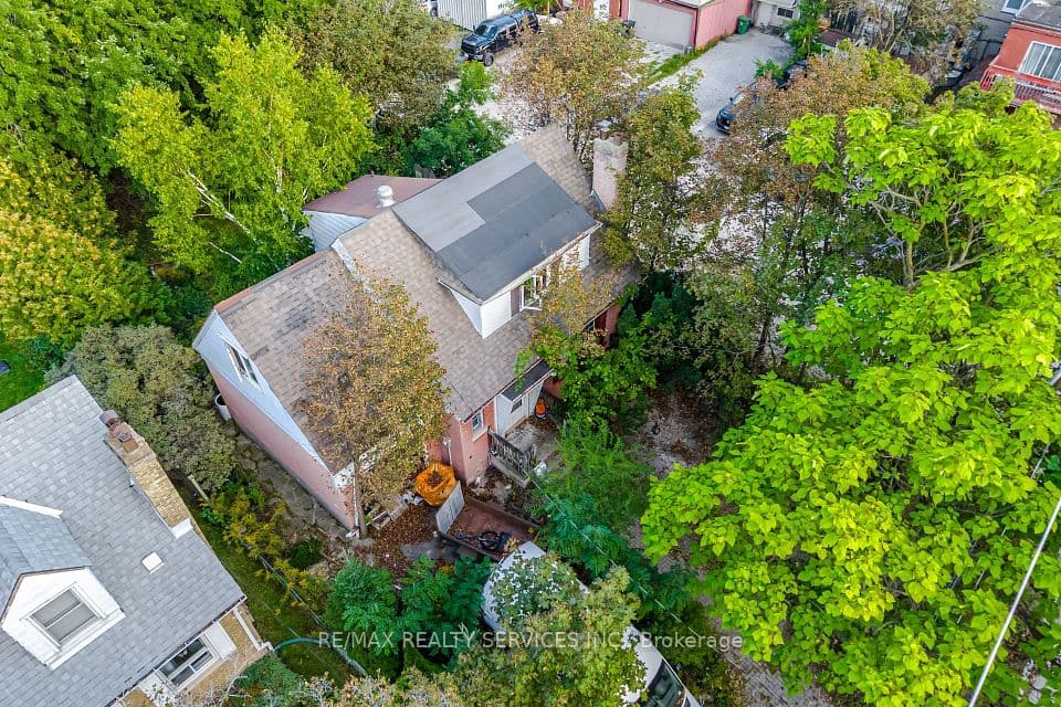 7 Ashbourne Drive, Toronto, ON M9B 4H1 – photo 3