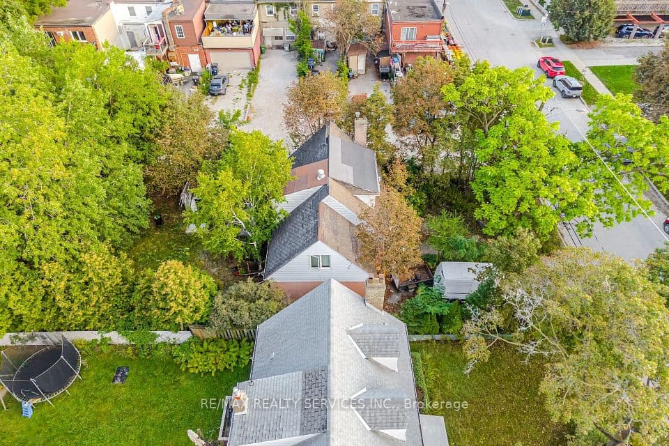 7 Ashbourne Drive, Toronto, ON M9B 4H1 – photo 2