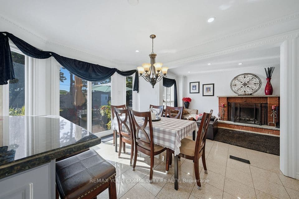44 Candy Crescent W, Brampton, ON L6X 3Z6 – photo 3