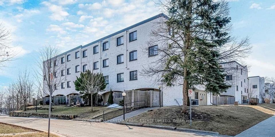 1066 FALGARWOOD Drive 165, Oakville, ON L6H 2P3 – main photo