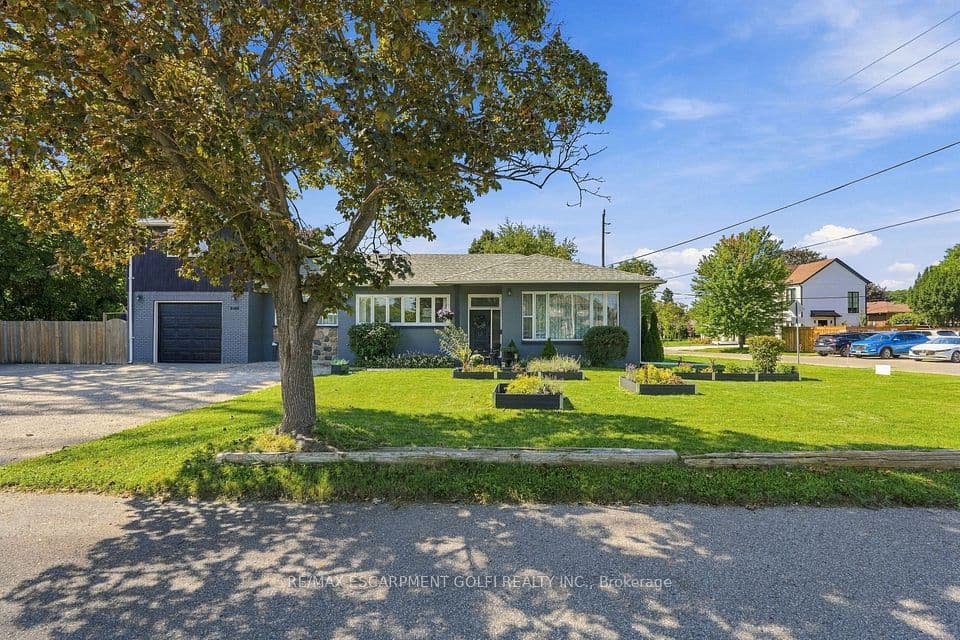 2180 Dixie Road, Mississauga, ON L4Y 1Z3 – main photo