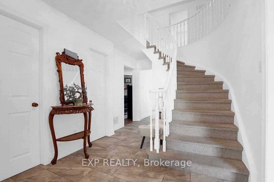 271 Murray Street, Brampton, ON L6X 3S2 – photo 3