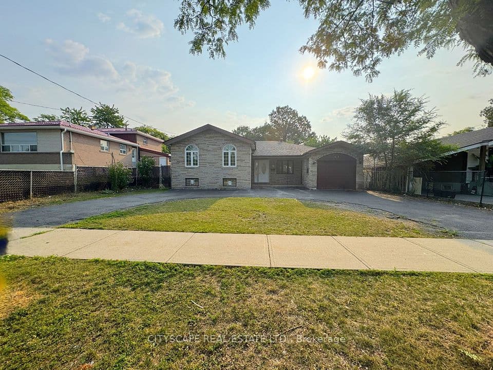 61 Bloomington Crescent, Toronto, ON M3N 1R2 – main photo