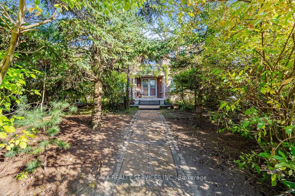 8 Riverbank Road, Brampton, ON L6R 2H6 – photo 3