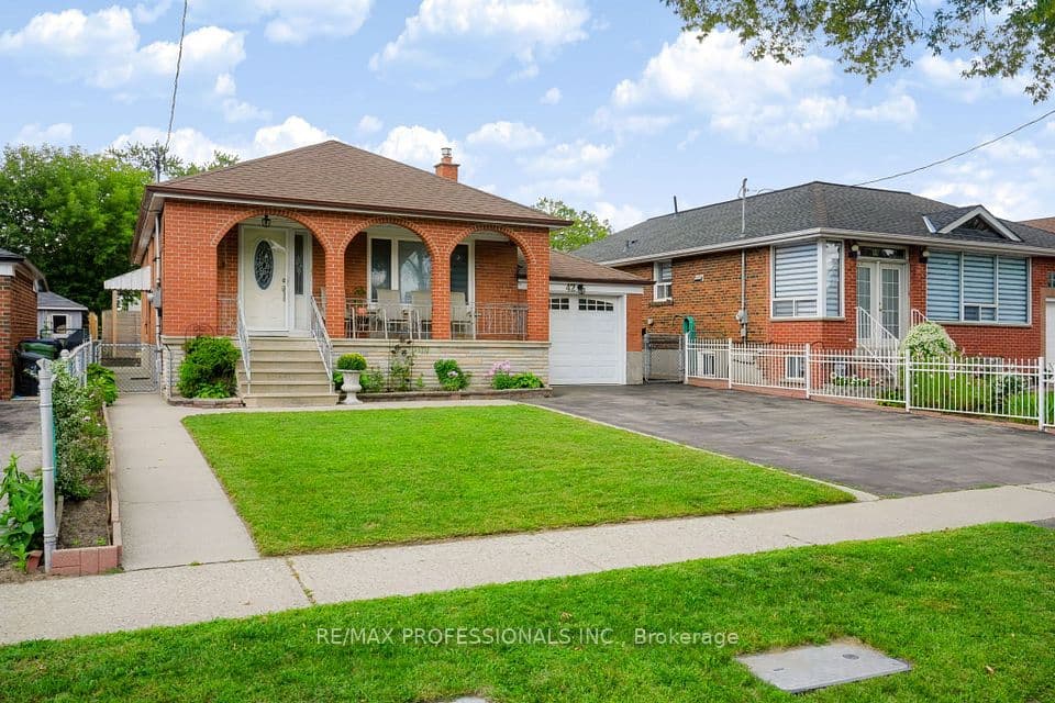 42 Woolgar Avenue, Toronto, ON M8Z 4Y7 – photo 2