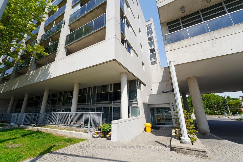 1050 The Queensway 207, Toronto, ON M8Z 0A8 – photo 3