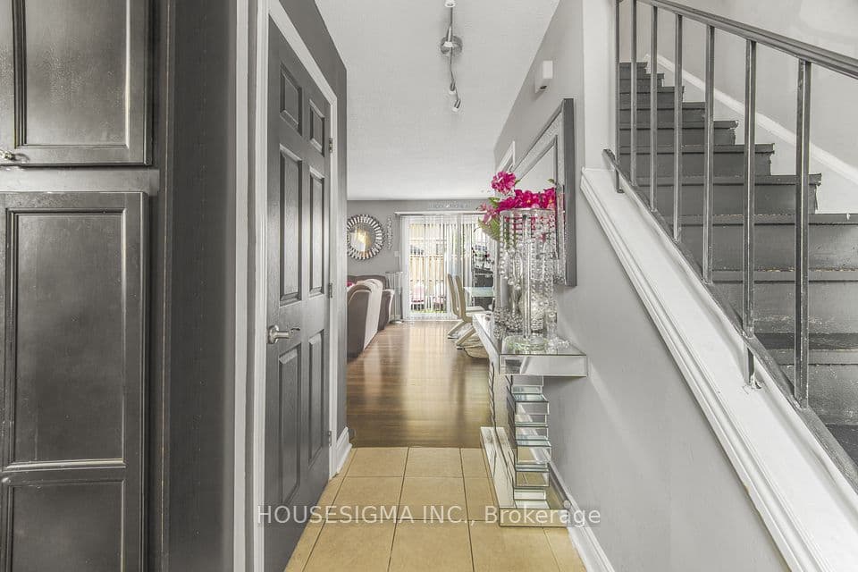 105 Hansen Road N 61, Brampton, ON L6V 3C9 – photo 3