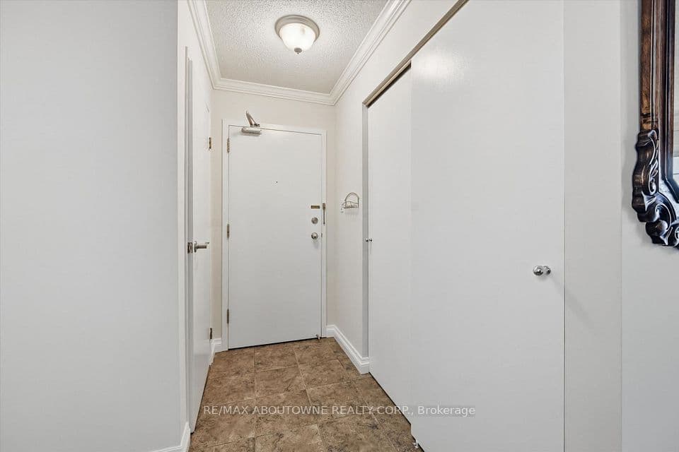 1450 Glen Abbey Gate 1121, Oakville, ON L6M 2V7 – photo 3