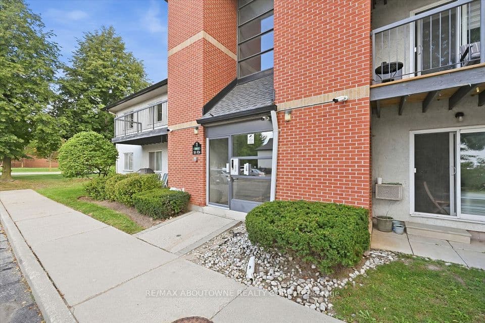 1450 Glen Abbey Gate 1121, Oakville, ON L6M 2V7 – photo 2