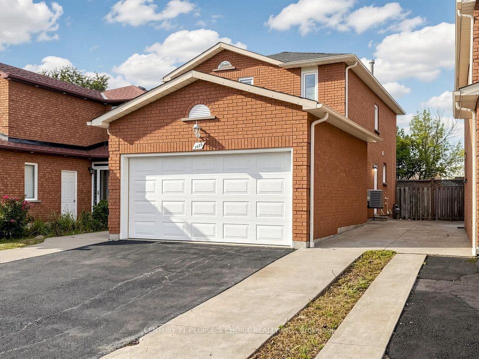 1125 Ivandale Drive, Mississauga, ON L5V 1A9 – photo 2