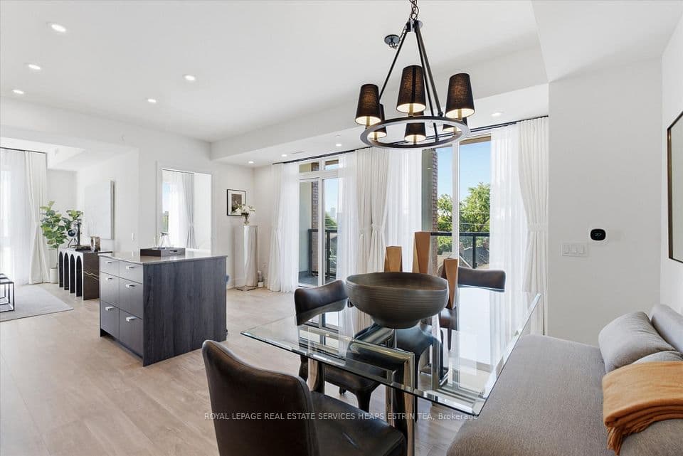 858 Dupont Street 328, Toronto, ON M6G 1Z7 – main photo