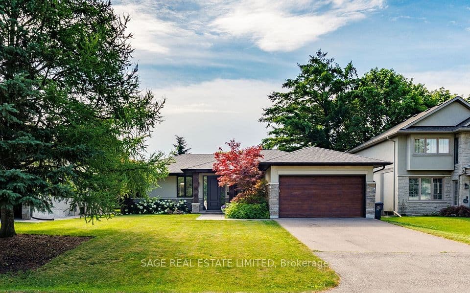 19 Oldham Road, Toronto, ON M9A 2B8 – main photo