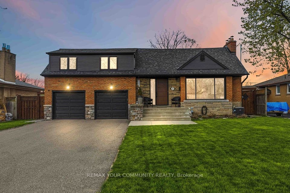 34 Walwyn Avenue, Toronto, ON M9N 3H5 – main photo