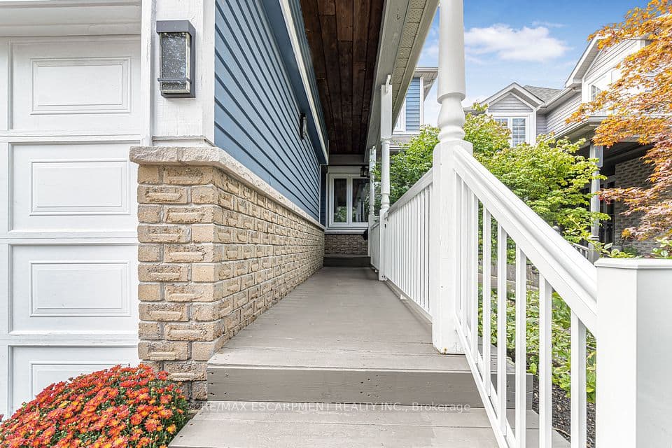 5576 Middlebury Drive, Mississauga, ON L5M 5G8 – photo 2
