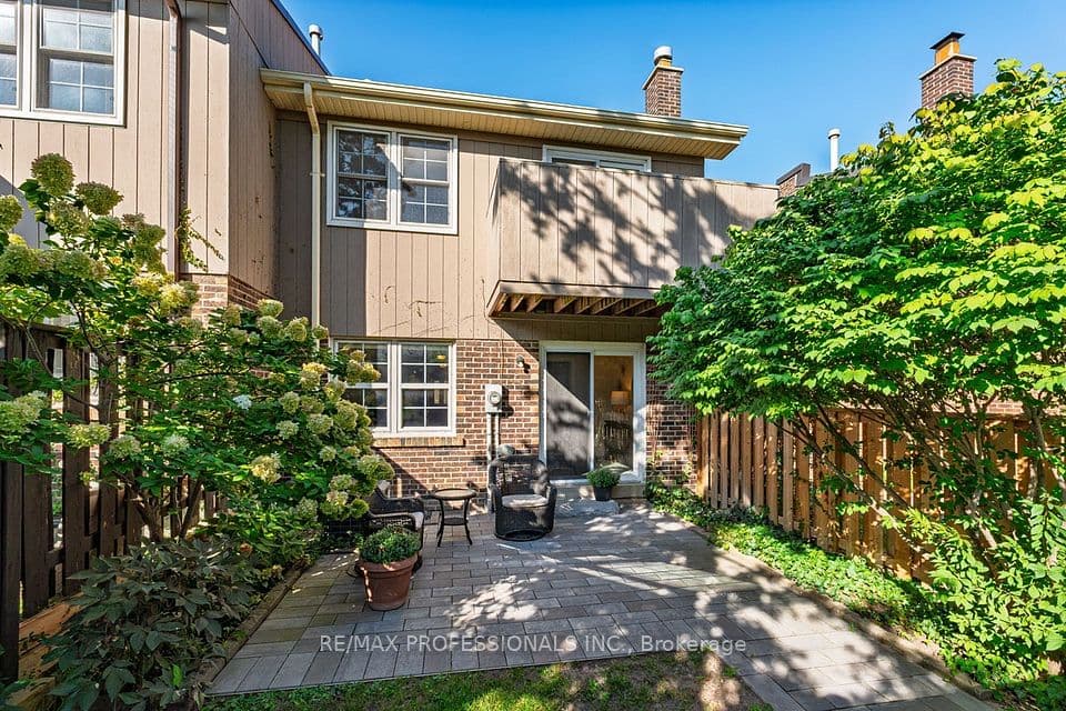 1951 Rathburn Road E 176, Mississauga, ON L4W 2N9 – photo 3