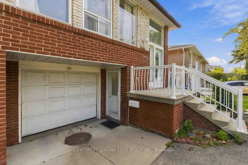 3441 Anneliese Avenue, Mississauga, ON L4Y 3E1 – photo 3