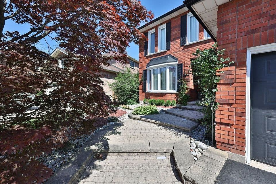 1217 Rosethorne Road, Oakville, ON L6M 1H5 – photo 3
