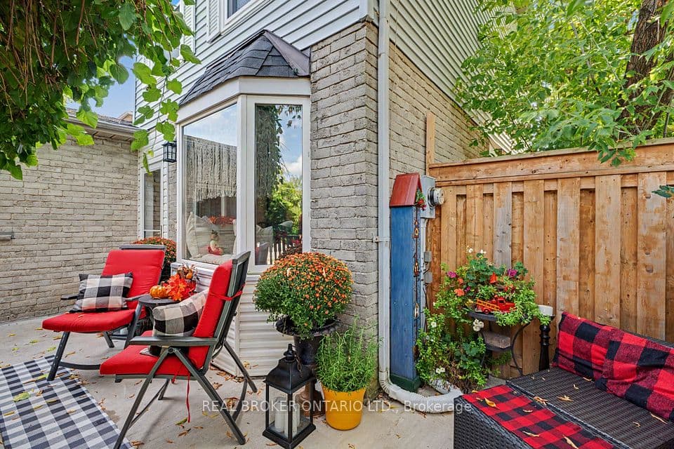 3260 Woodcroft Crescent, Burlington, ON L7M 3K9 – photo 3