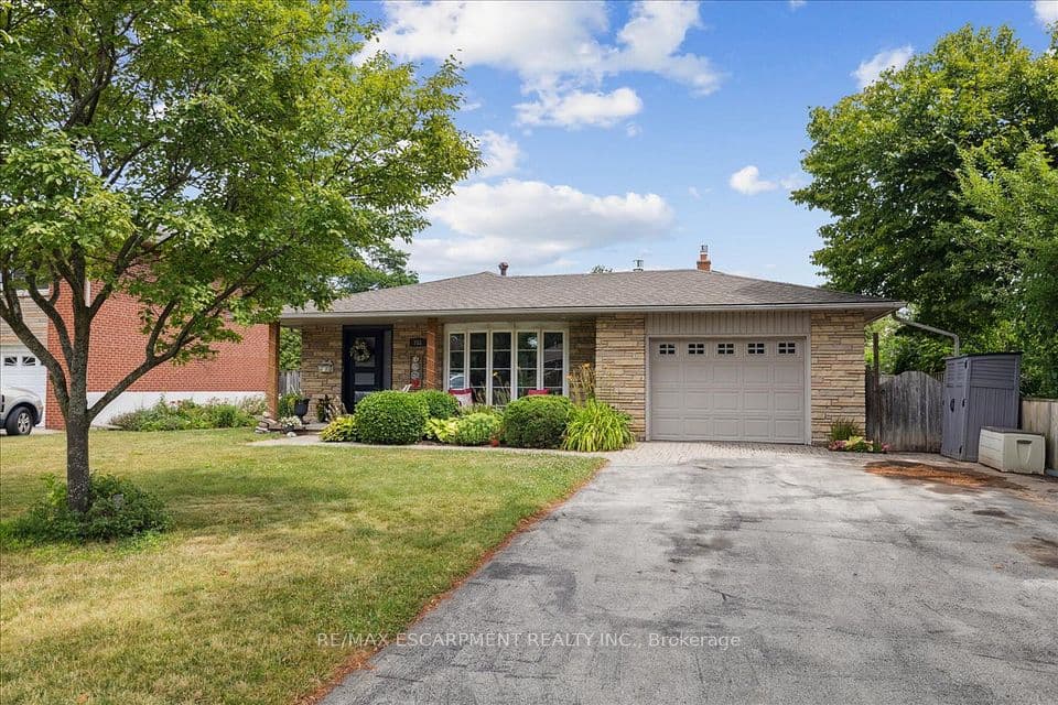 755 Parker Crescent, Burlington, ON L7R 3A5 – photo 3