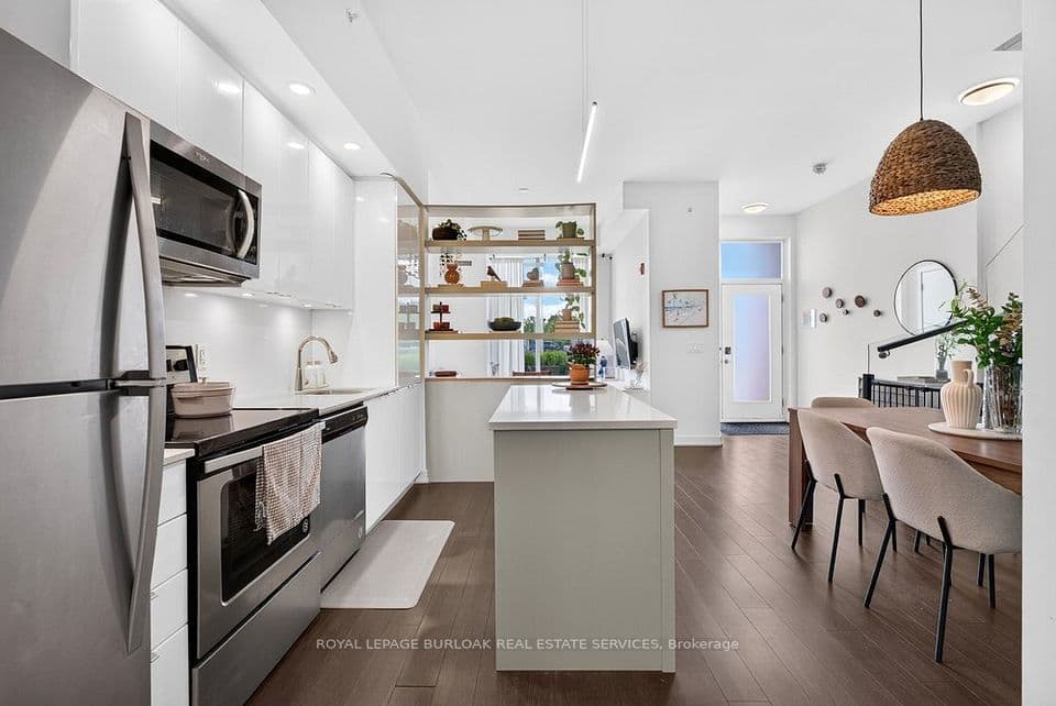 5240 Dundas Street B209, Burlington, ON L7L 0J6 – main photo