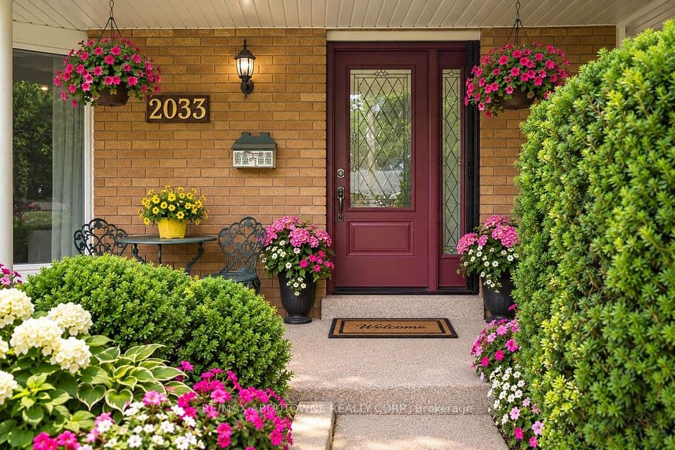 2033 Saxon Road, Oakville, ON L6L 2V1 – photo 2